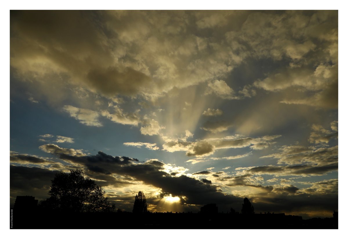 PaweRut98116786's tweet image. ...

#Lublin #BehindtheWindow #sunsets #cloudscape
