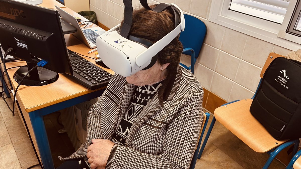 vuela_vinuela's tweet image. ¡Innovando en Los Romanes! 🚀 Sesión de estimulación cognitiva con gafas VR para nuestras mayores. Tecnología al servicio del bienestar y la memoria. 🧠👓 📸
#RealidadVirtual #Mayores #LosRomanes #SaludMental
@PuntosVuela @vuela_vinuela