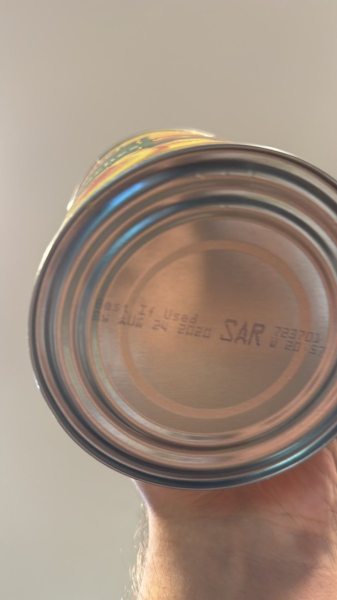 LapisVT's tweet photo. … so i wanted a little snack right guys?

so i went into the pantry and saw a can of peaches and thought that’d be yummy right?

so i started eating the peaches and was about a quarter through the can thinking “its not as yummy as i expected?”

the best by date was 6 years ago. https://t.co/zS480mThrm