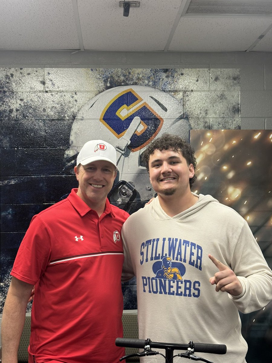 Paxtonpit74's tweet photo. Thank you @coachlukewells for stopping by and talking to me today! 

@StwPioneerFB @chadcawood @StillH2OLcoach https://t.co/rpm8fUMClZ