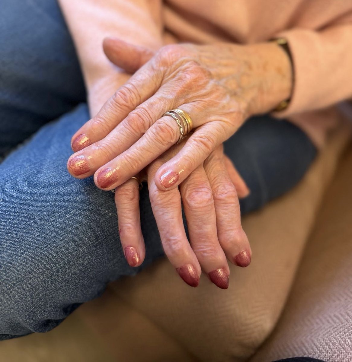 CedarCourtDCH's tweet image. Today, we have enjoyed a pamper session. There's something about this gorgeous, summery weather that makes us want to treat ourselves! #PamperTime #Pampering #Wellbeing #Manicure #SummerReady