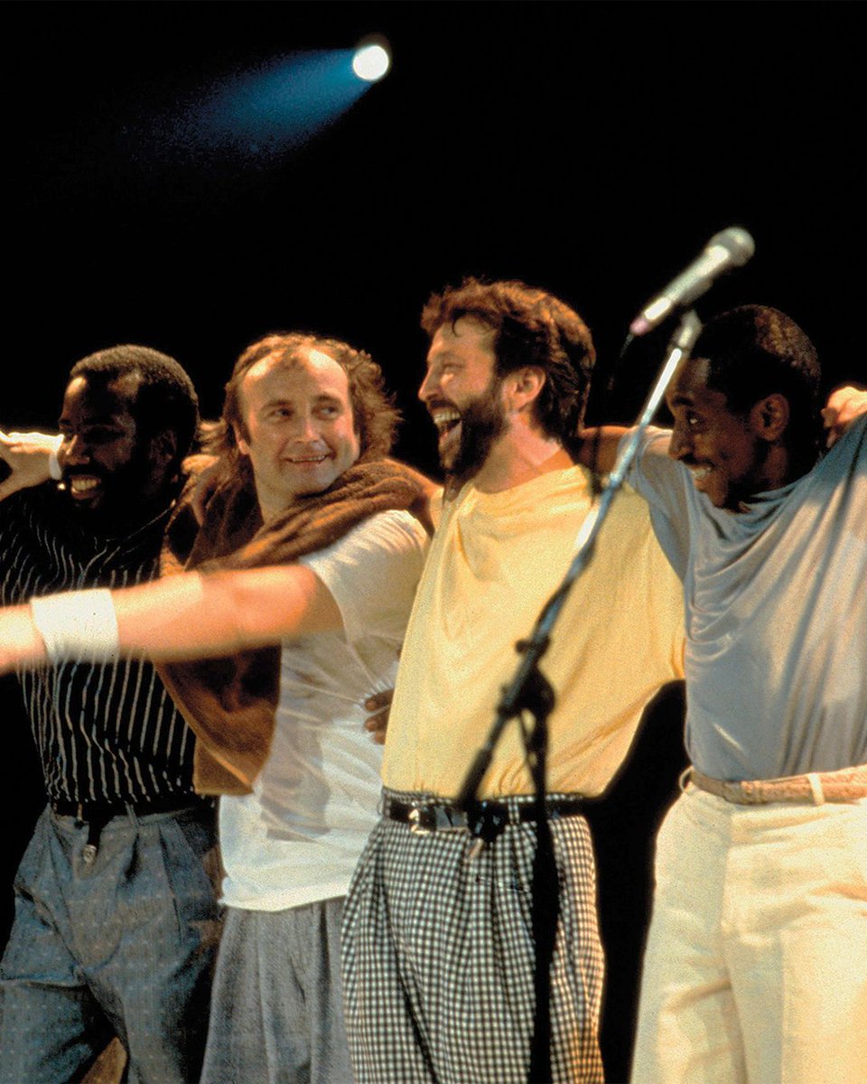 PhilCollinsFeed's tweet photo. This week in 1987, calling themselves “The Heaven Band”: Phil Collins, Eric Clapton, Nathan East and Greg Phillinganes played at Madison Square Garden - touring in support of Eric’s album “August”, produced by Phil.

📸 Ebet Roberts https://t.co/5s0aZbpF5R