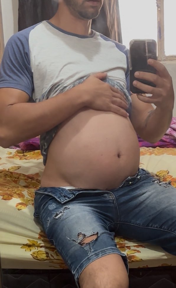 bellyinfla96's tweet photo. Vou explodir 🫃🏻🥵💥 https://t.co/nem79U9Jd0