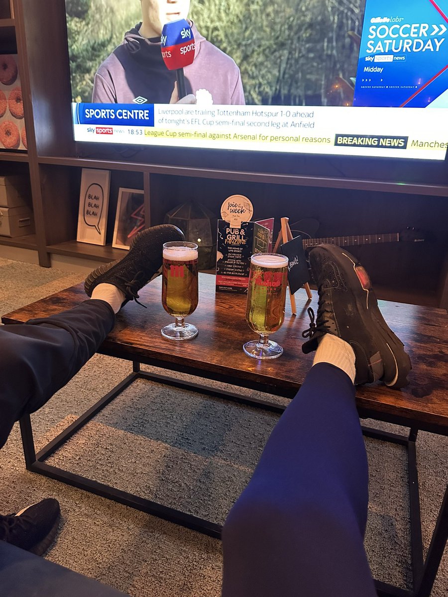 MasterMarcus30's tweet photo. Who’s getting the beers in for the champs league then? 

#piggy #findom #footfetısh https://t.co/5Ge5IJqFze