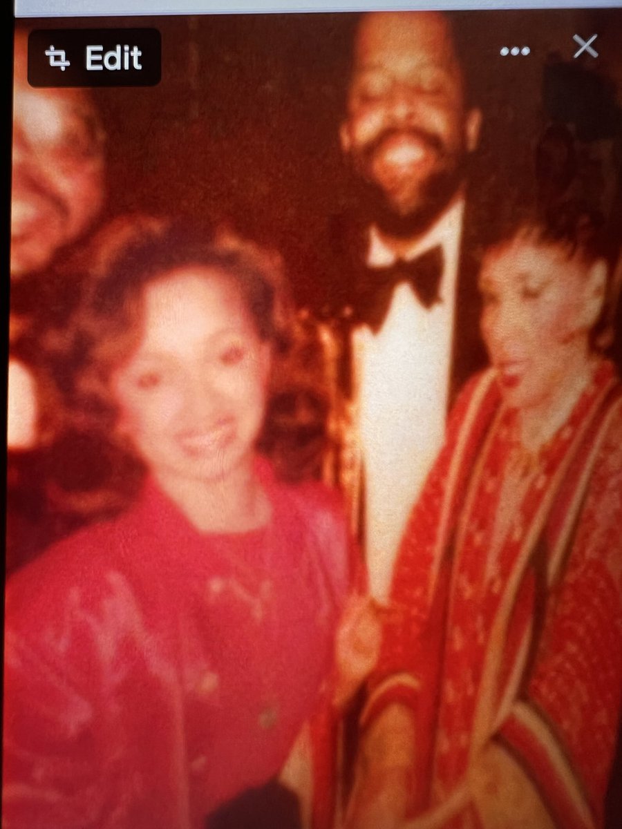 plattersdish's tweet photo. @halleberry My boss Ms LENA HORNE:The Lady &amp; Her Music  Broadway Show had the flyest short haircut and HALLE you were 2nd in line!!
ChinaDoll the Plattersdish https://t.co/TJbRi5HXdt
