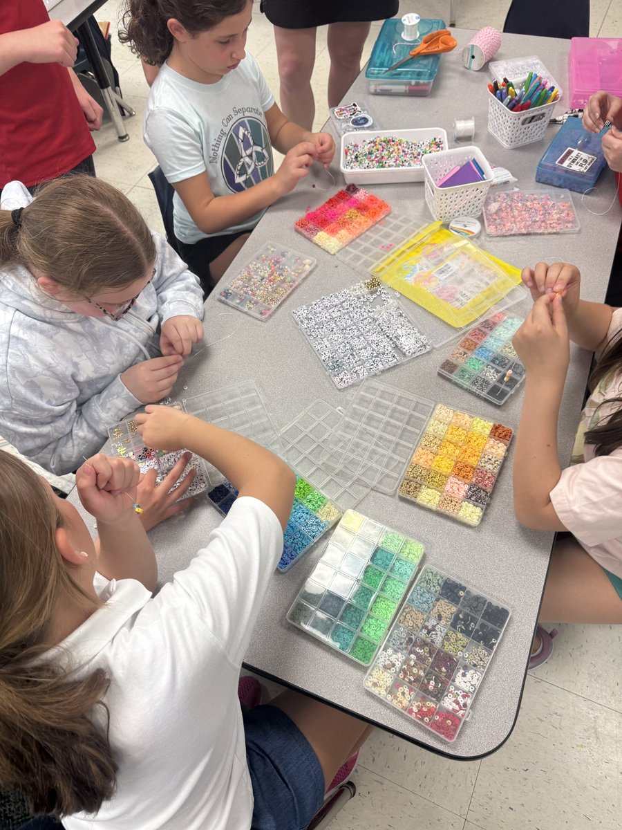 Mrs. Lesiak tweet media