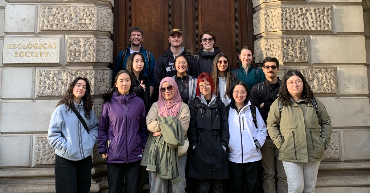Earth science students visited southwest England to explore the region’s deep geological history, thanks to the #UofTArtSci International Course Module program.  

Read more: bit.ly/4tzl5CV