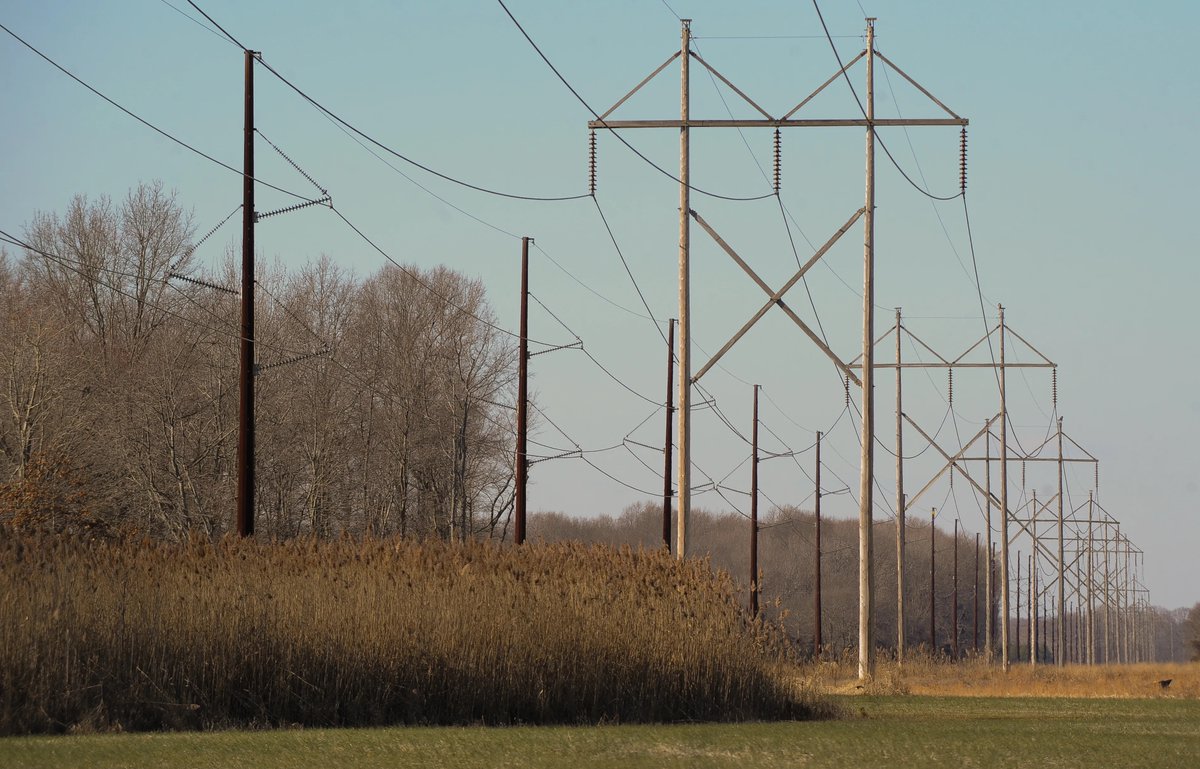 IowaUtility's tweet photo. Why does energy infrastructure matter? A resilient grid allows communities to:
🔋 Withstand severe weather
🔋 Attract and retain businesses
🔋 Support economic development https://t.co/AKnvKmJRIU
