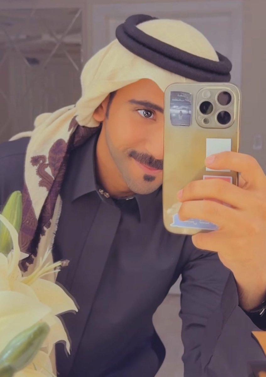 Moody9__'s tweet photo. 🖤🖤
إن جيت للفخر اتقدم صفوف..
دوسري والمجد يمشي ورانا..

#محمد_طارق_الدوسري #شمس_منتصف_الليل #عروس_برشلونة https://t.co/9dgSJEThyr
