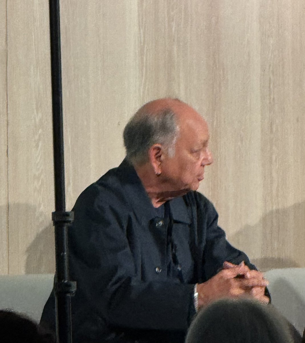 MicheleTell's tweet photo. Super cool drone experience at The Beverage Forum - Manhattan Beach, Calif. Key celebrity speakers @robinthicke (new espresso martini brand coming soon…) @CheechMarin @cheechandchong (Delta 9 THC drinks) @LA_Libations @LALibationBev @Proofawards https://t.co/GYWQVV8cRK