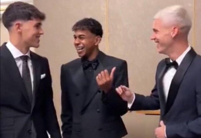 𝑅𝑒𝑎𝑙𝐴𝑥 tweet media