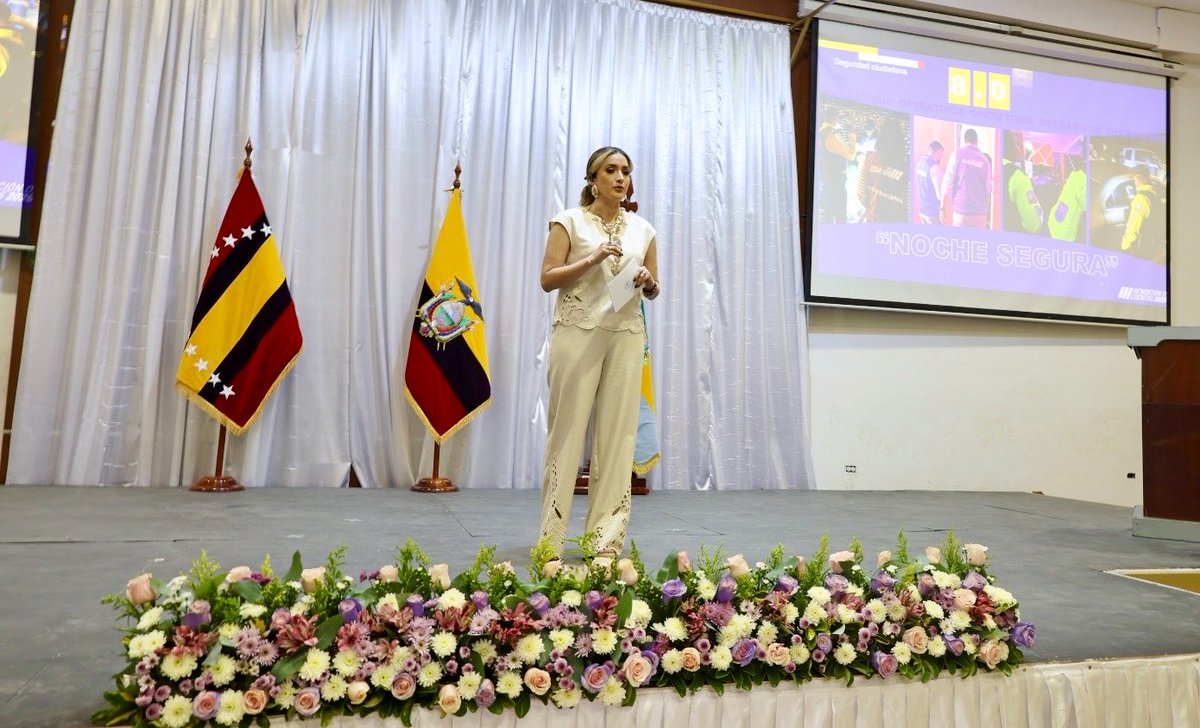 GoberLoja's tweet photo. #RendiciónDeCuentas2025| En cumplimiento al Art. 100 de la Constitución y la Ley Orgánica de Participación Ciudadana, la gobernadora de #Loja, @AlexandraMJaraM, informa a la ciudadanía los hitos alcanzados en el periodo 2025.🧵 https://t.co/wMSCZrNeXN
