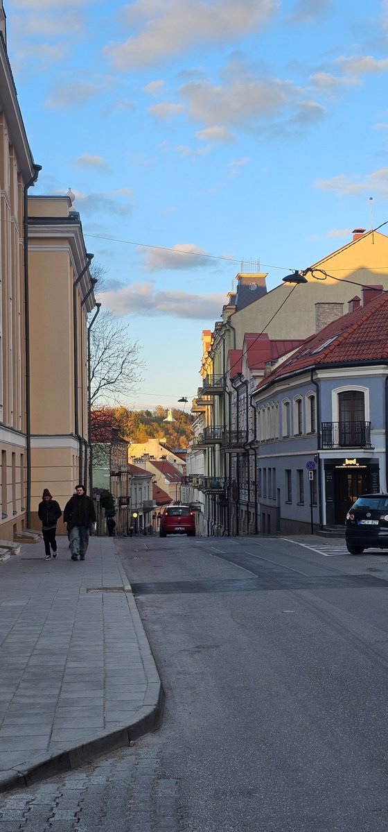 thearmi's tweet image. 3 apmeklējumi 3 mēnešos un es reāli domāju, vai būtu iespējams pārvākties. Ja pirms gadiem 15 juti, ka atbrauci uz Baltijas miskasti, tagad jūti, ka atbrauci no Baltijas miskastes.