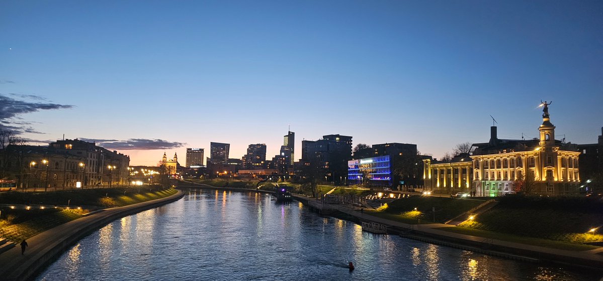 thearmi's tweet image. 3 apmeklējumi 3 mēnešos un es reāli domāju, vai būtu iespējams pārvākties. Ja pirms gadiem 15 juti, ka atbrauci uz Baltijas miskasti, tagad jūti, ka atbrauci no Baltijas miskastes.