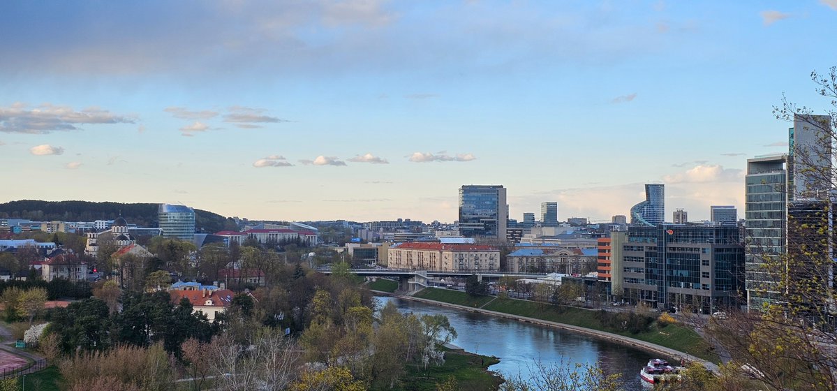 thearmi's tweet image. 3 apmeklējumi 3 mēnešos un es reāli domāju, vai būtu iespējams pārvākties. Ja pirms gadiem 15 juti, ka atbrauci uz Baltijas miskasti, tagad jūti, ka atbrauci no Baltijas miskastes.