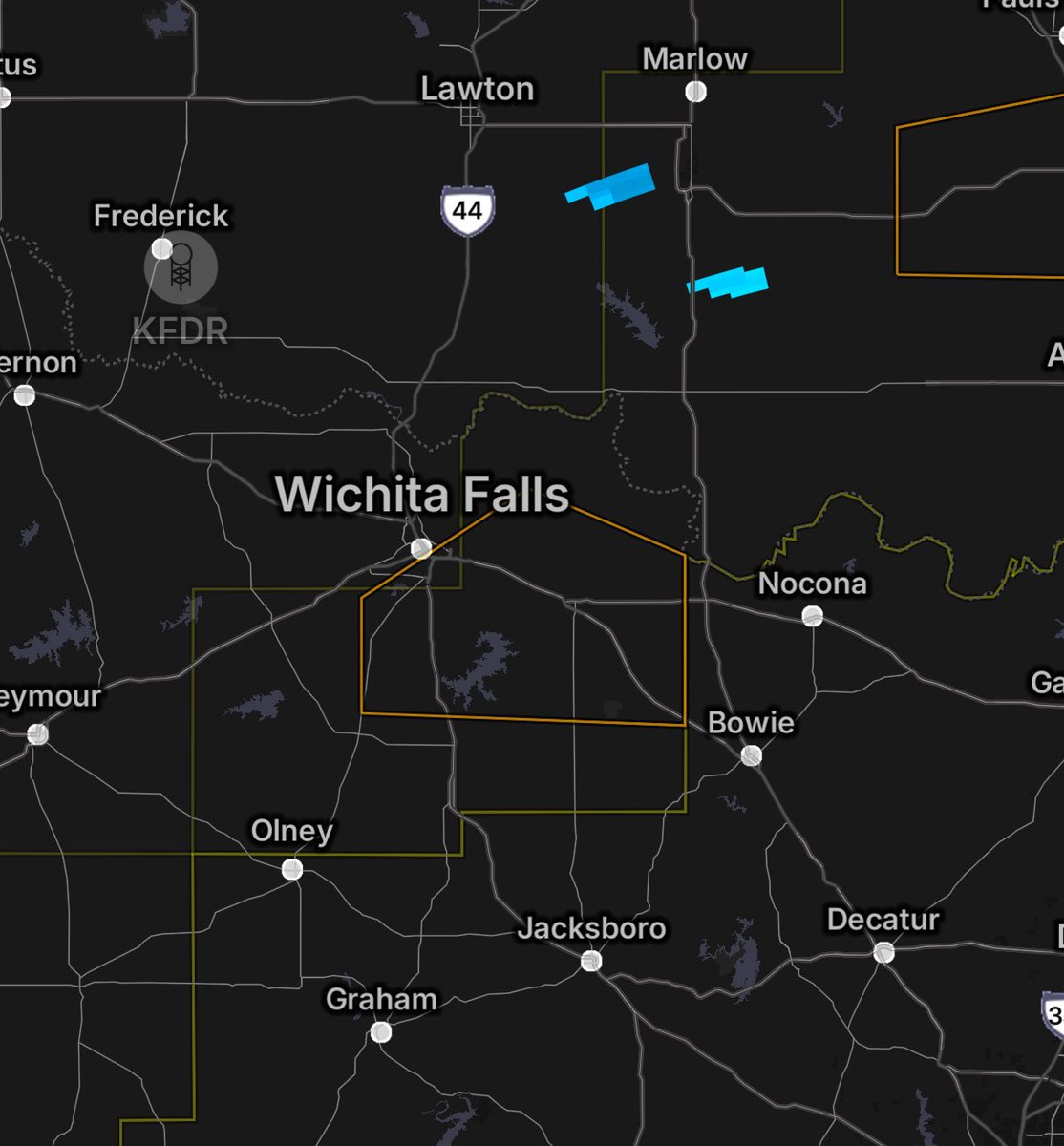 MatthewCappucci's tweet image. In 1 hour and 14 minutes, we’ve gone from no storm to a 65,000+ behemoth southeast of Wichita Falls.

I fully anticipate this storm to produce hail the size of grapefruits in the next hour.