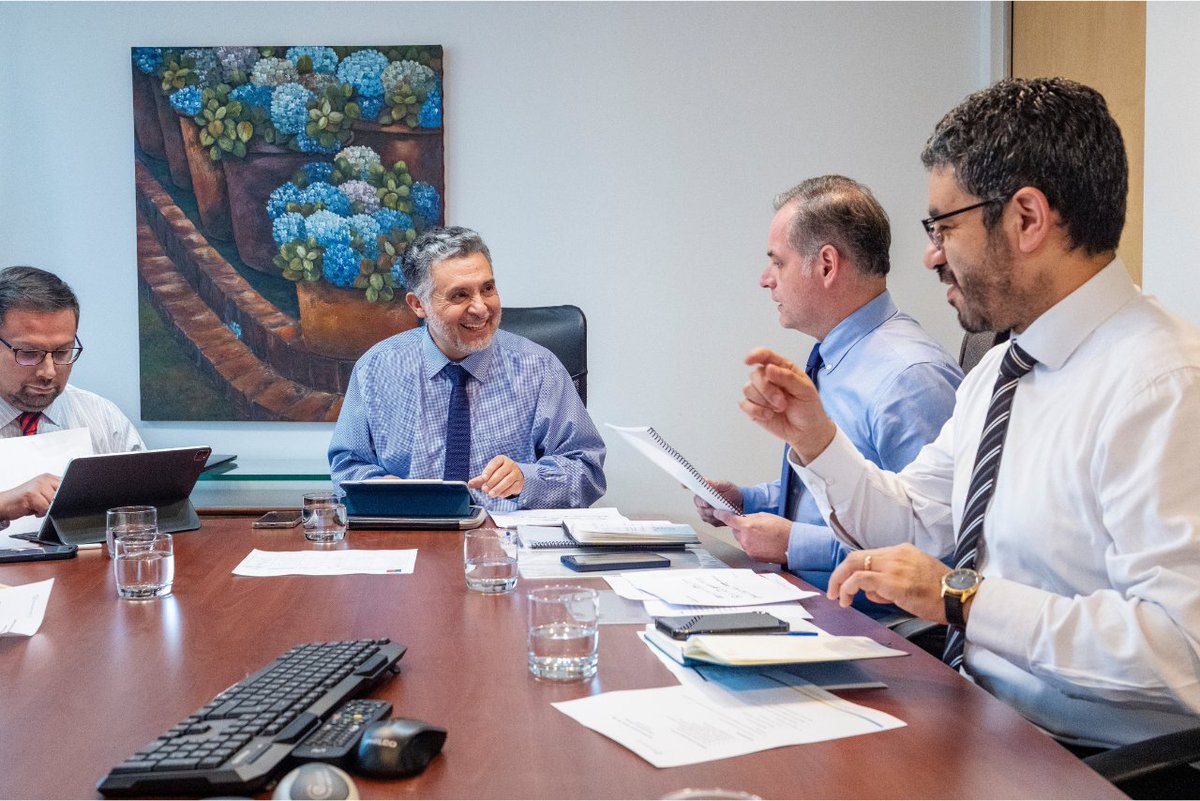 GeneradorasCL's tweet photo. ⚡ Un sistema más sofisticado exige mejor coordinación

Nos reunimos con el subsecretario Hugo Briones para abordar seguridad, regulación y desafíos clave para un sistema eléctrico más seguro y moderno. https://t.co/bA4qxKzbi8