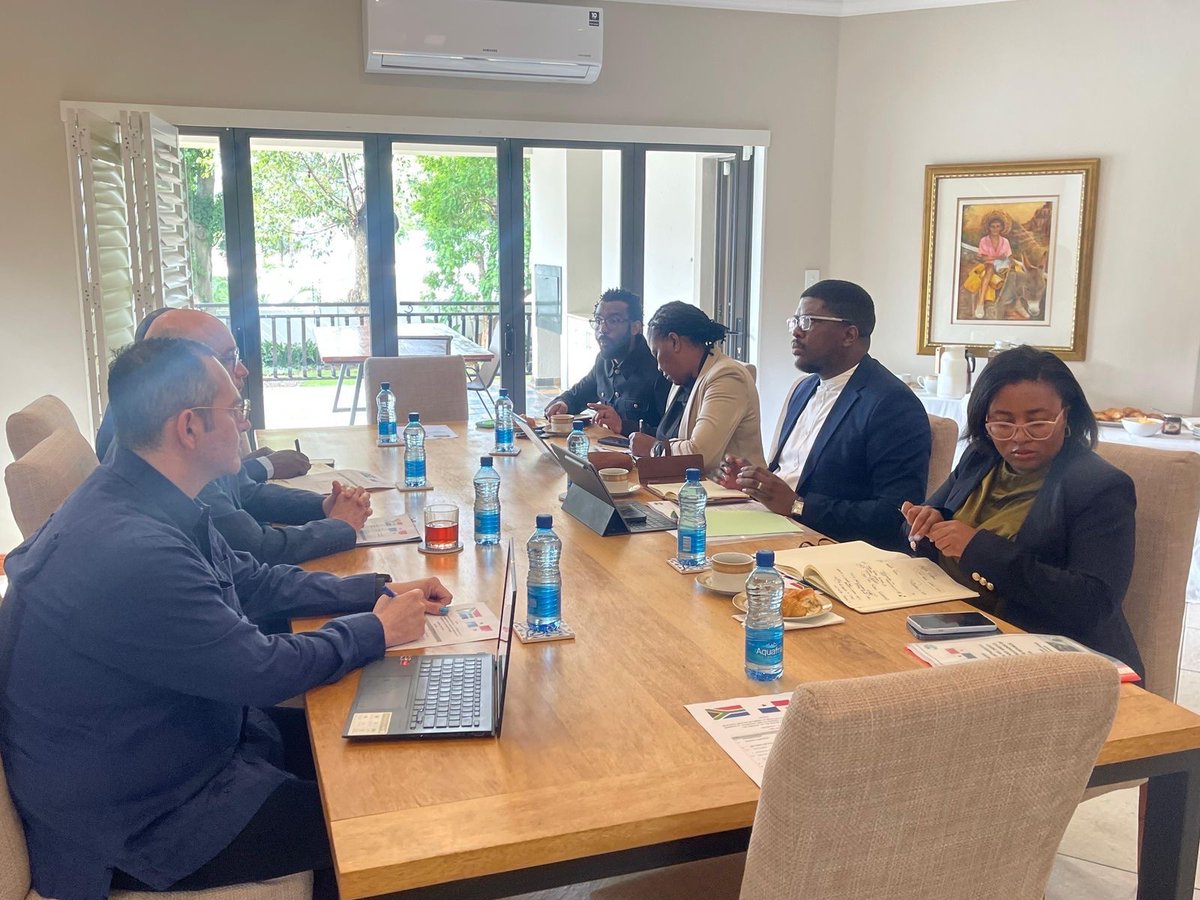 embpanamazaf's tweet photo. Ambassador Chiari, accompanied by the Consular Administrator, hosted South Africa’s Deputy Minister of Transport and senior officials to discuss civil aviation, including the Bilateral Air Services Agreement, and maritime relations. https://t.co/jH4OrAIAhm