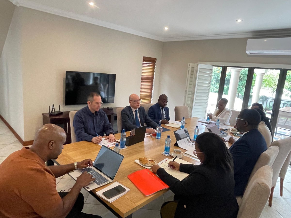 embpanamazaf's tweet photo. Ambassador Chiari, accompanied by the Consular Administrator, hosted South Africa’s Deputy Minister of Transport and senior officials to discuss civil aviation, including the Bilateral Air Services Agreement, and maritime relations. https://t.co/jH4OrAIAhm