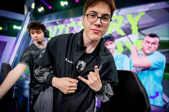 Heretics Riens 🚨INFO: Team Heretics is reported to have re-signed Riens and Wo0t for ...