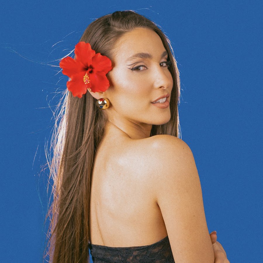 MusicReleased_'s tweet photo. Evangelia didn’t received any nomination at this year’s #MADVMA https://t.co/fCQlwgTdxG