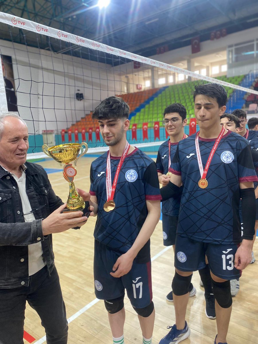 fen_cemil's tweet photo. Voleybol İl 1.
100m ve 50m yüzme Türkiye 3.
Zeka Vakfı Akıl Oyunlar Bölge 1.
Okçulukta İl 2. #CMFL
@SahinBeraat @elazigmem @OBirtekocak https://t.co/QIMXvJDwi7