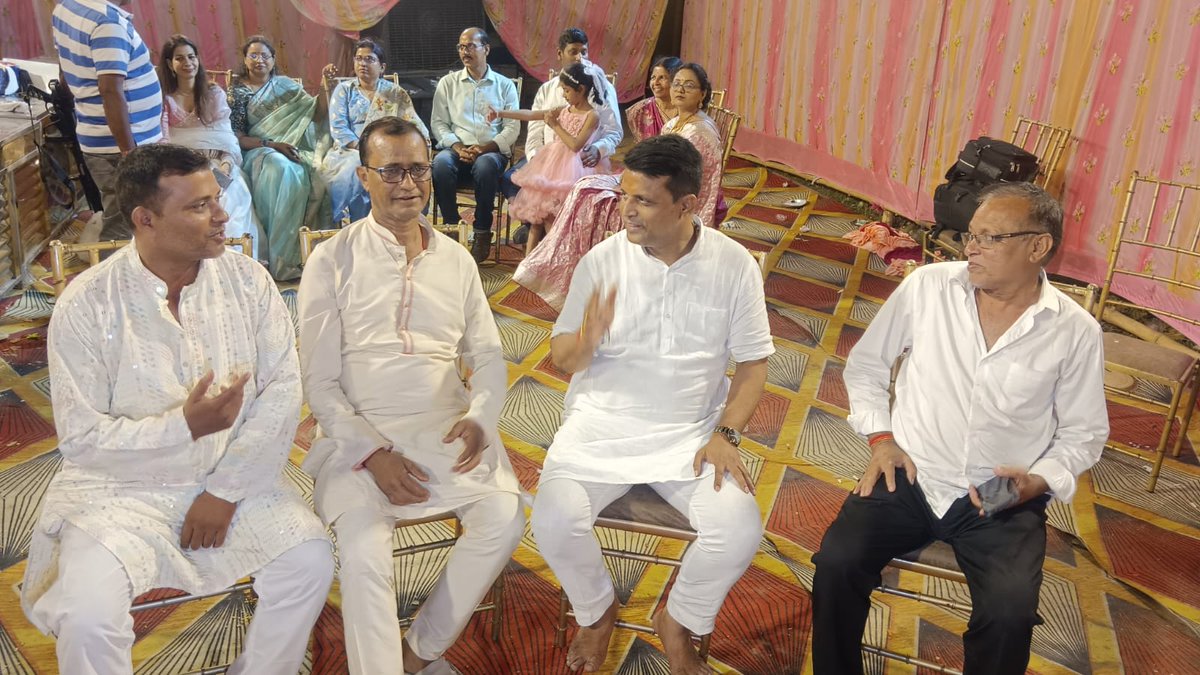 Shishir4Patna's tweet image. ईश्वर से प्रार्थना है कि उनका नया आशियाना सुख, शांति, समृद्धि एवं सकारात्मक ऊर्जा से सदैव परिपूर्ण रहे तथा परिवार में खुशहाली बनी रहे। 

#GrihaPravesh #NewHome #Blessings