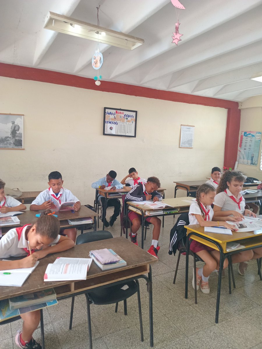 Magdeyvis11's tweet photo. Desde cada aula para una cierre exitoso del curso #EIDE #SanctiSpiritusEnMarcha @AlexisLorente74 @LaidaliS58962 https://t.co/rEVsOnB1ys