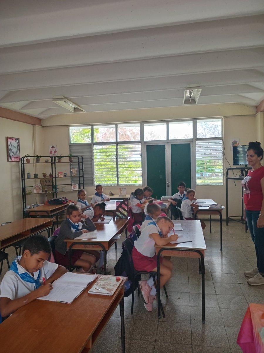 Magdeyvis11's tweet photo. Desde cada aula para una cierre exitoso del curso #EIDE #SanctiSpiritusEnMarcha @AlexisLorente74 @LaidaliS58962 https://t.co/rEVsOnB1ys