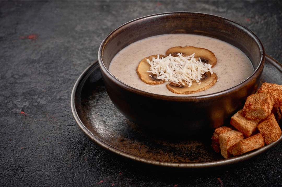 Omranbrik's tweet image. Truffle Mushroom Velouté
#ChefOmran #FineDining #LuxuryDining #GourmetExperience #MichelinStyle #TruffleSoup #MushroomVeloute #FoodArt #FoodPresentation #CulinaryArt #FoodPhotography #FoodReels #InstaFood #FoodLovers #DubaiFood #UAEChef #SharjahFood #ChefLife #GourmetSoup
