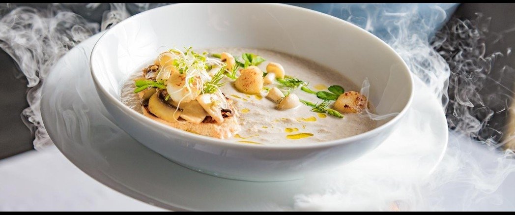 Omranbrik's tweet image. Truffle Mushroom Velouté
#ChefOmran #FineDining #LuxuryDining #GourmetExperience #MichelinStyle #TruffleSoup #MushroomVeloute #FoodArt #FoodPresentation #CulinaryArt #FoodPhotography #FoodReels #InstaFood #FoodLovers #DubaiFood #UAEChef #SharjahFood #ChefLife #GourmetSoup