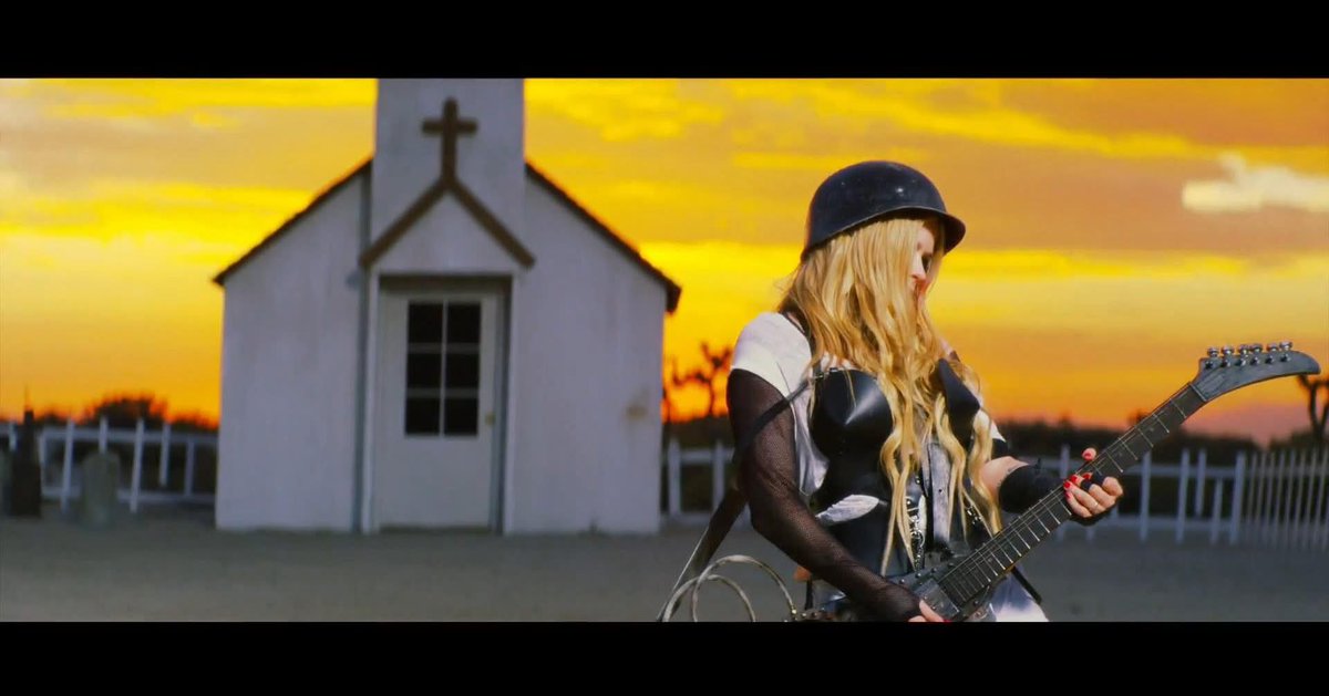 aboutavrilla_'s tweet image. #facts 
En el video de Rock N Roll, Avril Lavigne hace referencia a November Rain de Guns and Roses muchos dicen que "rindiéndole tributo" a Slash. 🎸🖤

¿Sí les gustó el video?, ¿Qué opinan?

#AvrilLavigne #rocknroll #gunsandroses #slash