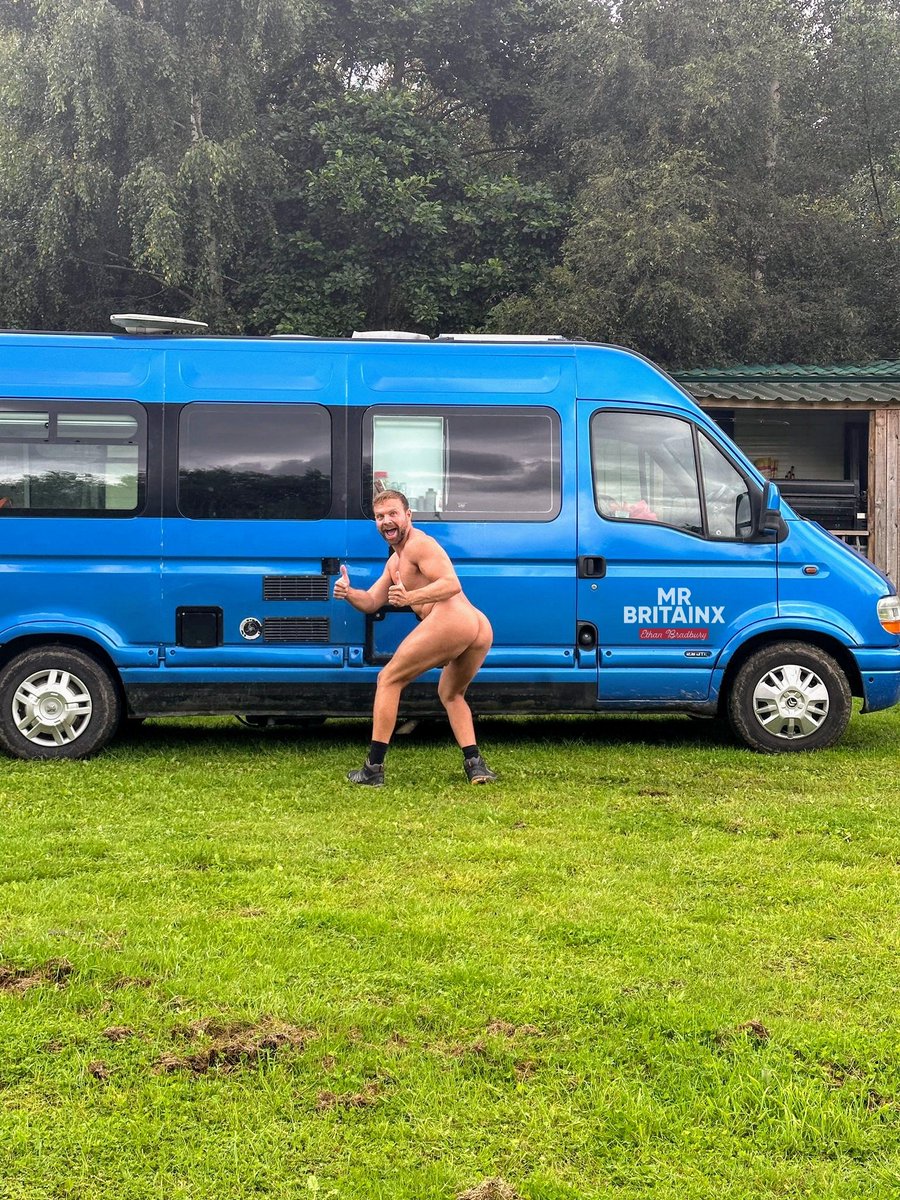 Ethan Bradbury - MrBritainX tweet media