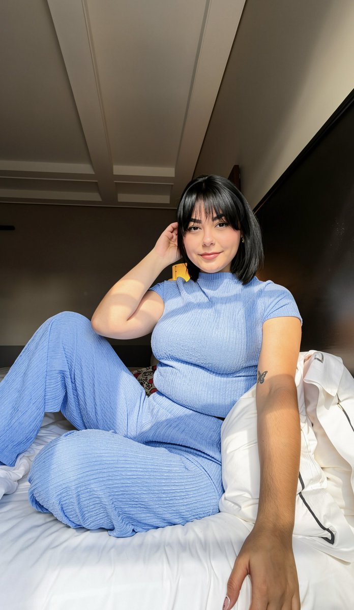 女 | Baeleeena tweet media