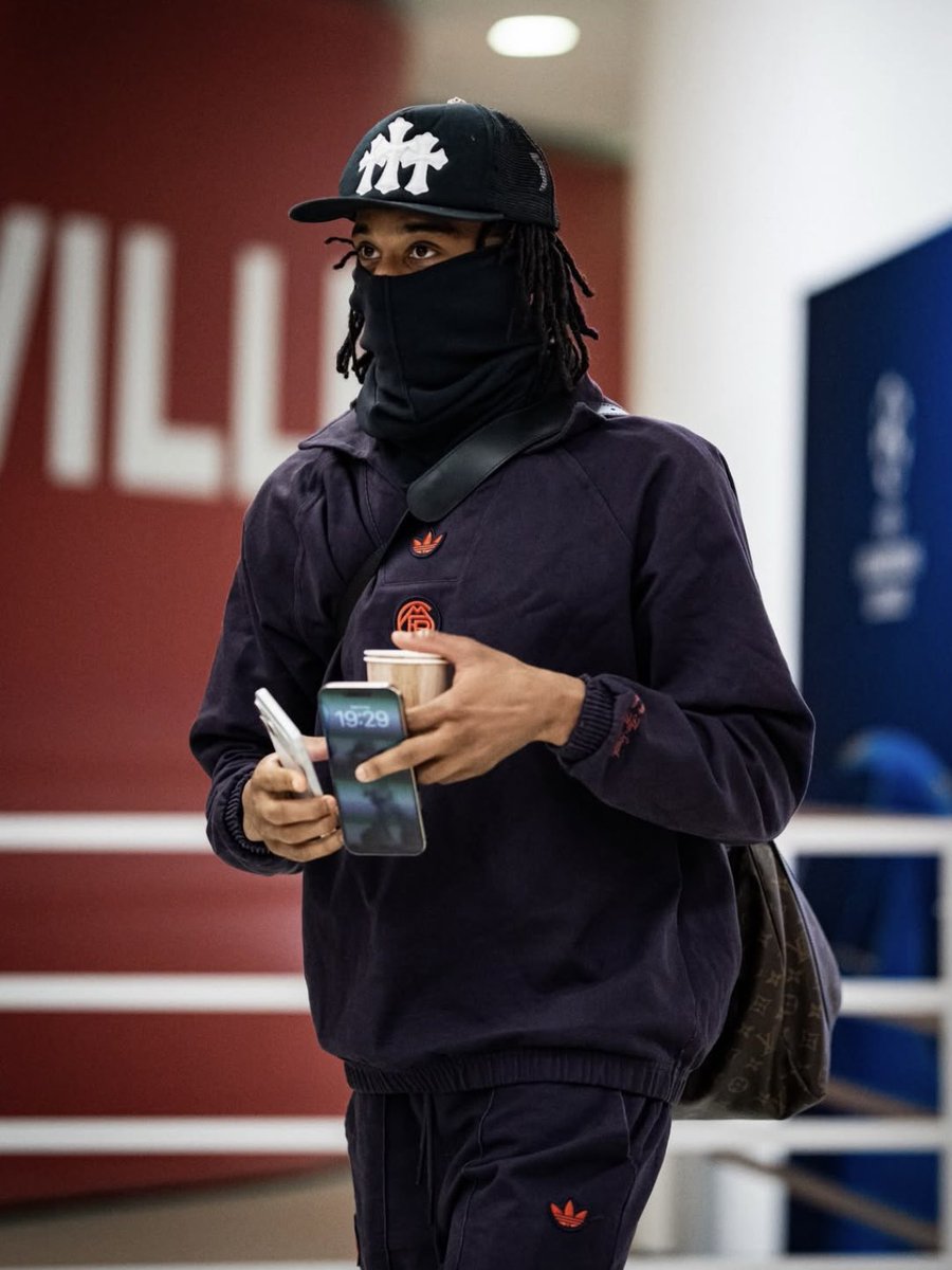 Ay_Beckham tweet media