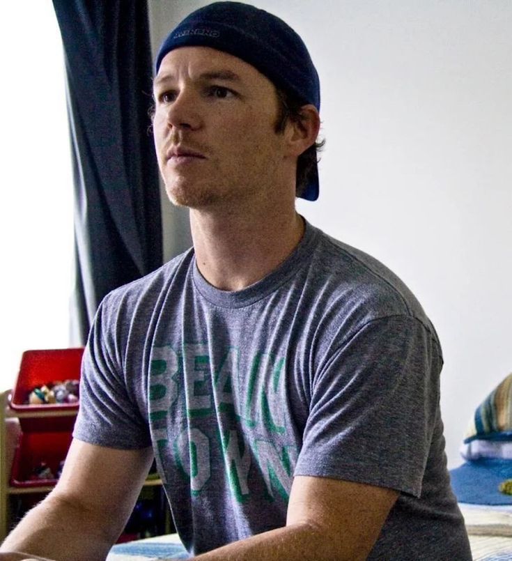 V | dr abbot's young gf tweet media