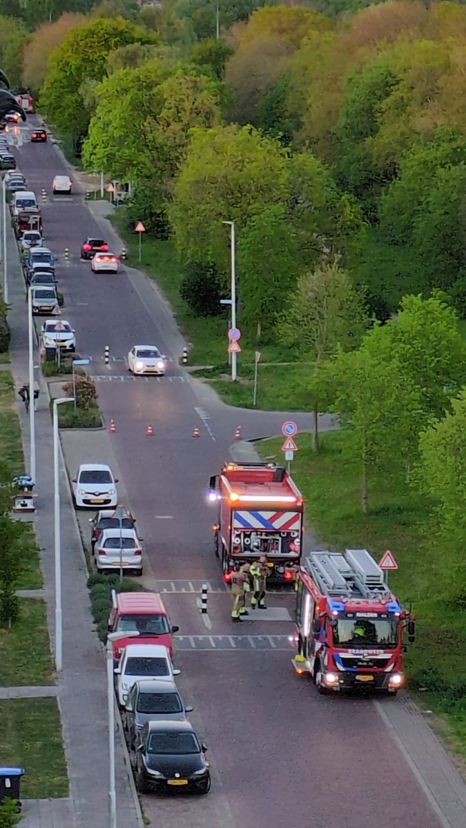 demo_creatie's tweet image. Het wordt tijd voor een blusvliegtuig in #Nijmegen?
De #brandweer auto's moeten aan de straat vullen, dan stukkie rijden, om midden in dat bos met lange slangen te blussen? Schiet toch niet op? 

#bosbrand #brand