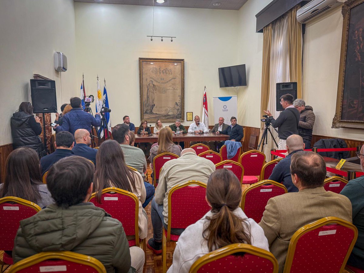 PajaroEnciso's tweet photo. Participamos del lanzamiento de la 3ª fecha del Campeonato Nacional de Rally 2026, que tendrá a Florida como sede.
Seguimos impulsando el deporte y generando movimiento, trabajo y oportunidades para nuestro departamento. @FloridaIDF https://t.co/s7jyMh8hOy