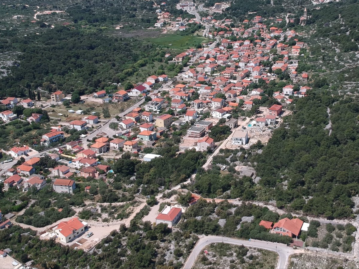Mali dućan, otok sunčan.