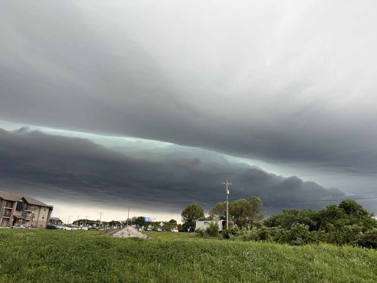 awwHel11's tweet photo. Fun morning here at ole SGF 

Hail ya brother 🌩️ #mowx https://t.co/Sl1giXUPmc