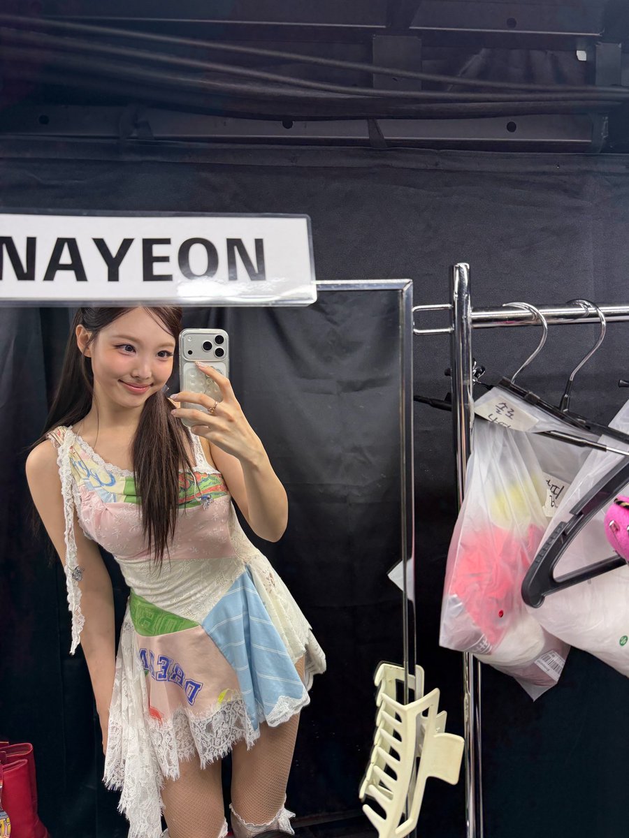 나연🫧 tweet media