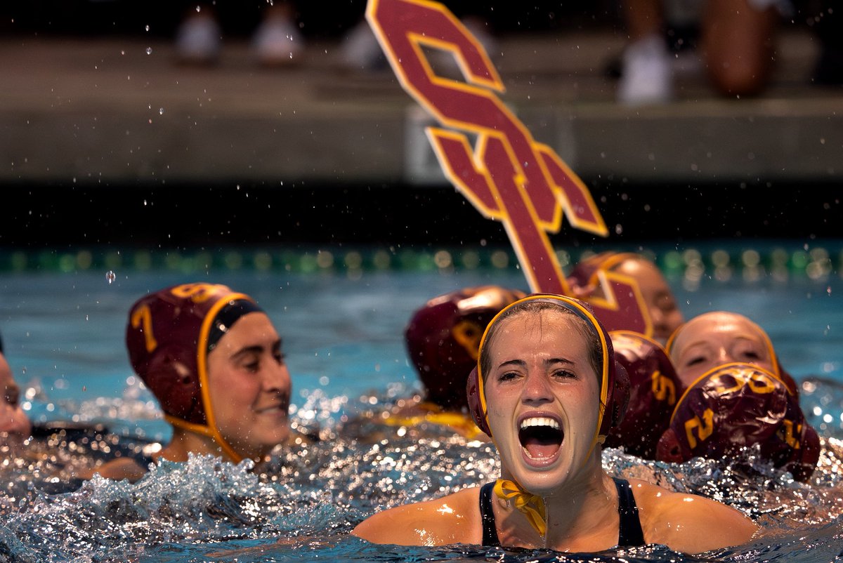 USAWP's tweet image. So about this past weekend… ✌🏼🏆 🤽🏻‍♀️
2️⃣0️⃣2️⃣6️⃣ @NCAA Women’s Water Polo National Championship belongs to the Women of Troy @USCWaterPolo. 
The 7️⃣th #NCAA title in #USC Women’s #WaterPolo history!
