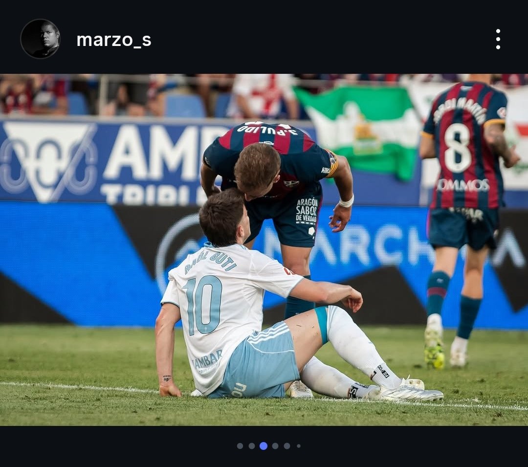 Malfermentao's tweet photo. Le estaría diciendo cosas bonitas, recordad que es un santo que nunca provoca. Ok? https://t.co/aZ4DcLeOh4
