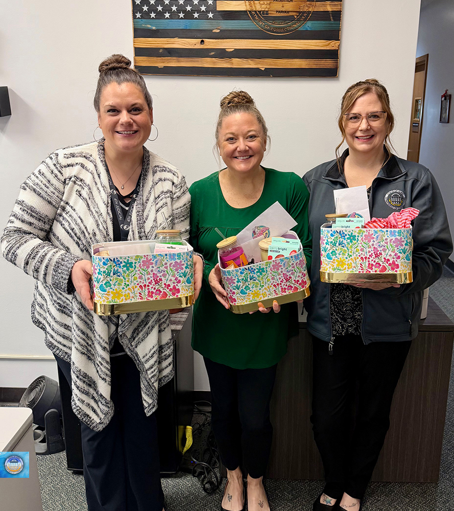 IowaCorrections's tweet photo. On Administrative Professionals Day, the 4th District recognized and celebrated their incredible administrative support assistants. Their dedication, organization, and professionalism keep their operations running smoothly behind the scenes every day.

#IDOC https://t.co/VvbXq05E5Y