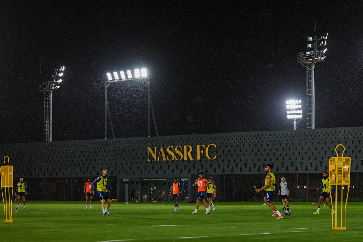 AlNassrFC's tweet photo. تحـت المطـر 🌧️ https://t.co/uBQwL7tQCt