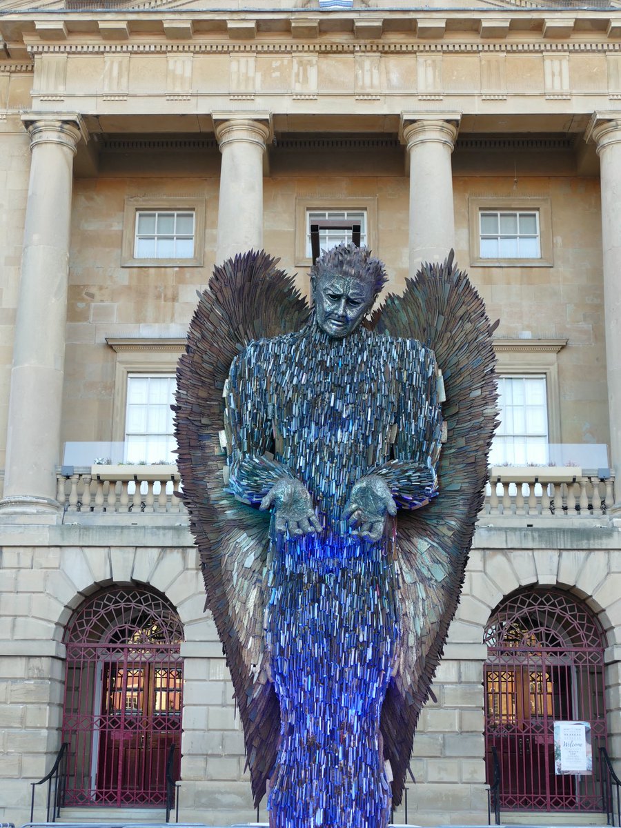 TraceyDagley's tweet image. The #KnifeAngel in 2014 the campaign “Hand in your knife to save a life” resulted in this creation, taking 4 years to construct #Newark it was worth the journey and quite an emotional experience to be confronted by the angel