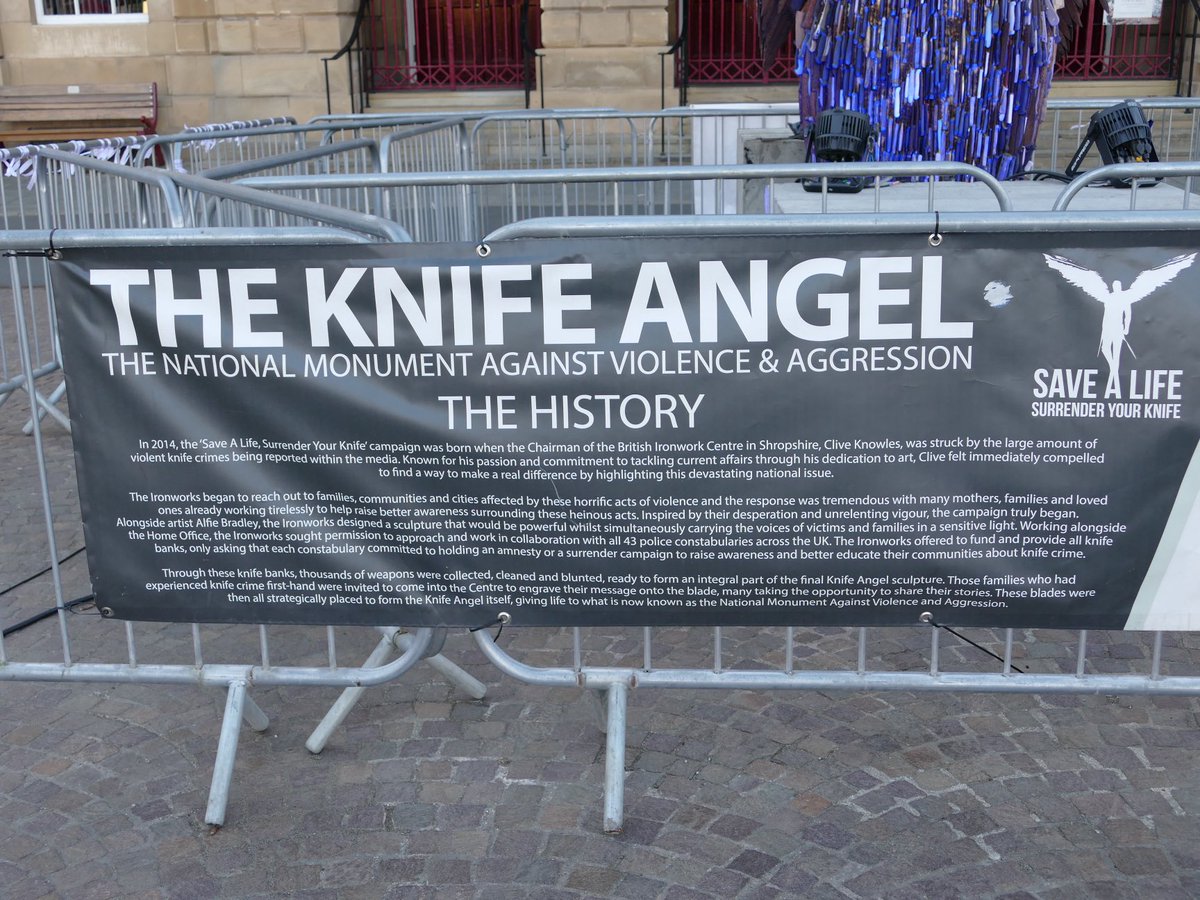 TraceyDagley's tweet image. The #KnifeAngel in 2014 the campaign “Hand in your knife to save a life” resulted in this creation, taking 4 years to construct #Newark it was worth the journey and quite an emotional experience to be confronted by the angel