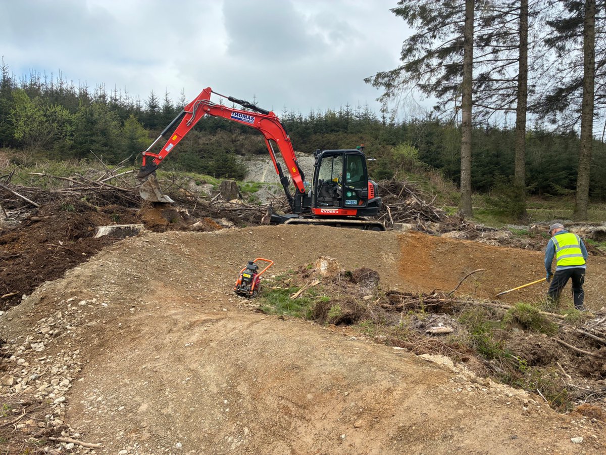 OPALlandegla's tweet image. Good day today re building the berm on the #triplets with @terry_speed 
Top job Terry 👍👍
#mtb #llandegla
