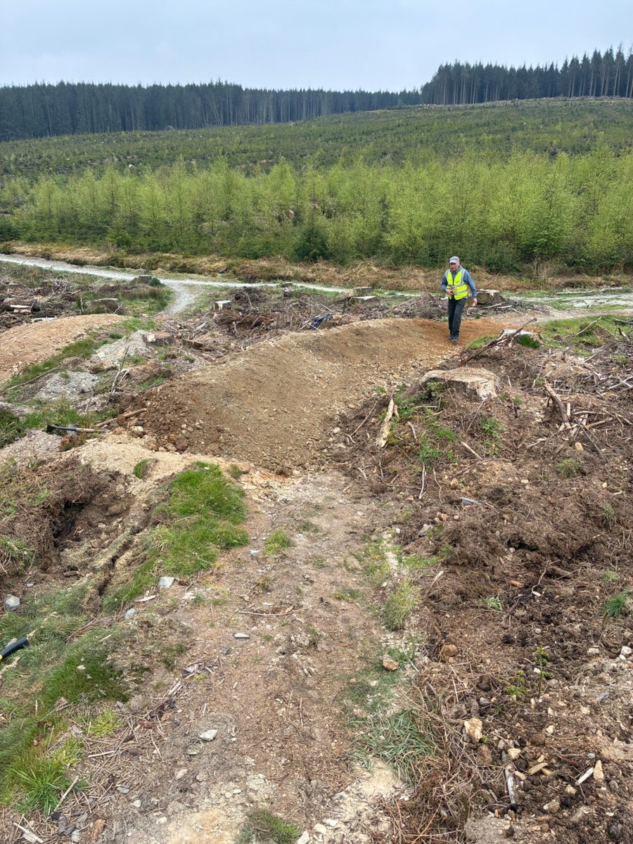 OPALlandegla's tweet image. Good day today re building the berm on the #triplets with @terry_speed 
Top job Terry 👍👍
#mtb #llandegla