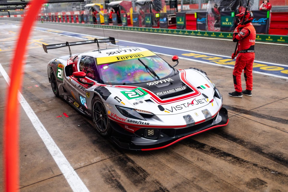 sfcluxembourg's tweet image. 🇫🇷 On peaufine les détails 📞👊

🇬🇧 Dialling in the details 📞👊

#scuderia #ferrari #club #luxembourg #scuderiaferrari #scuderiaferrariclub #scuderiaferrariclubluxembourg